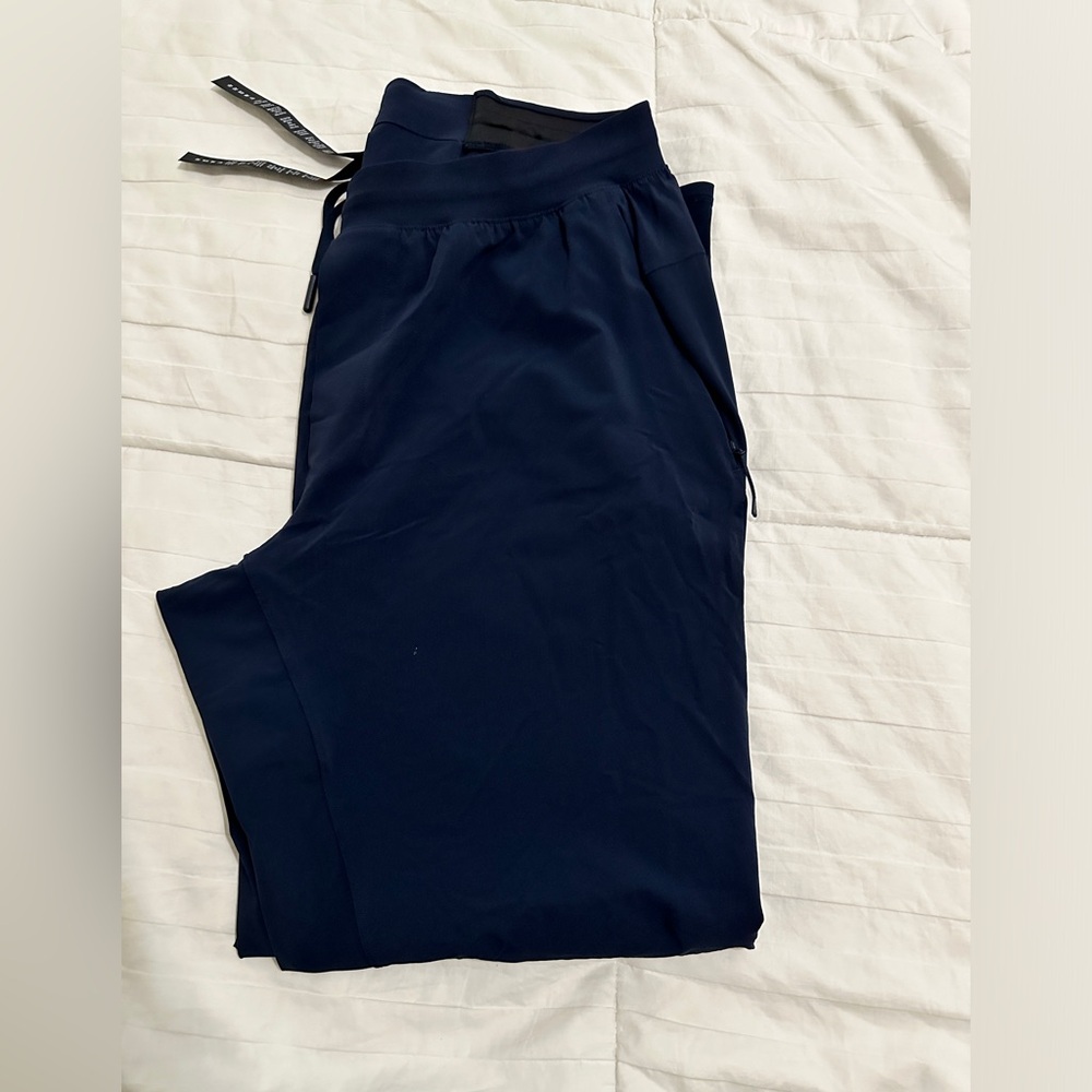 Men’s lululemon navy joggers size large